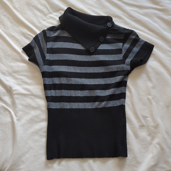 Set Of 5 Size Medium Juniors Tops. - Picture 2 of 12